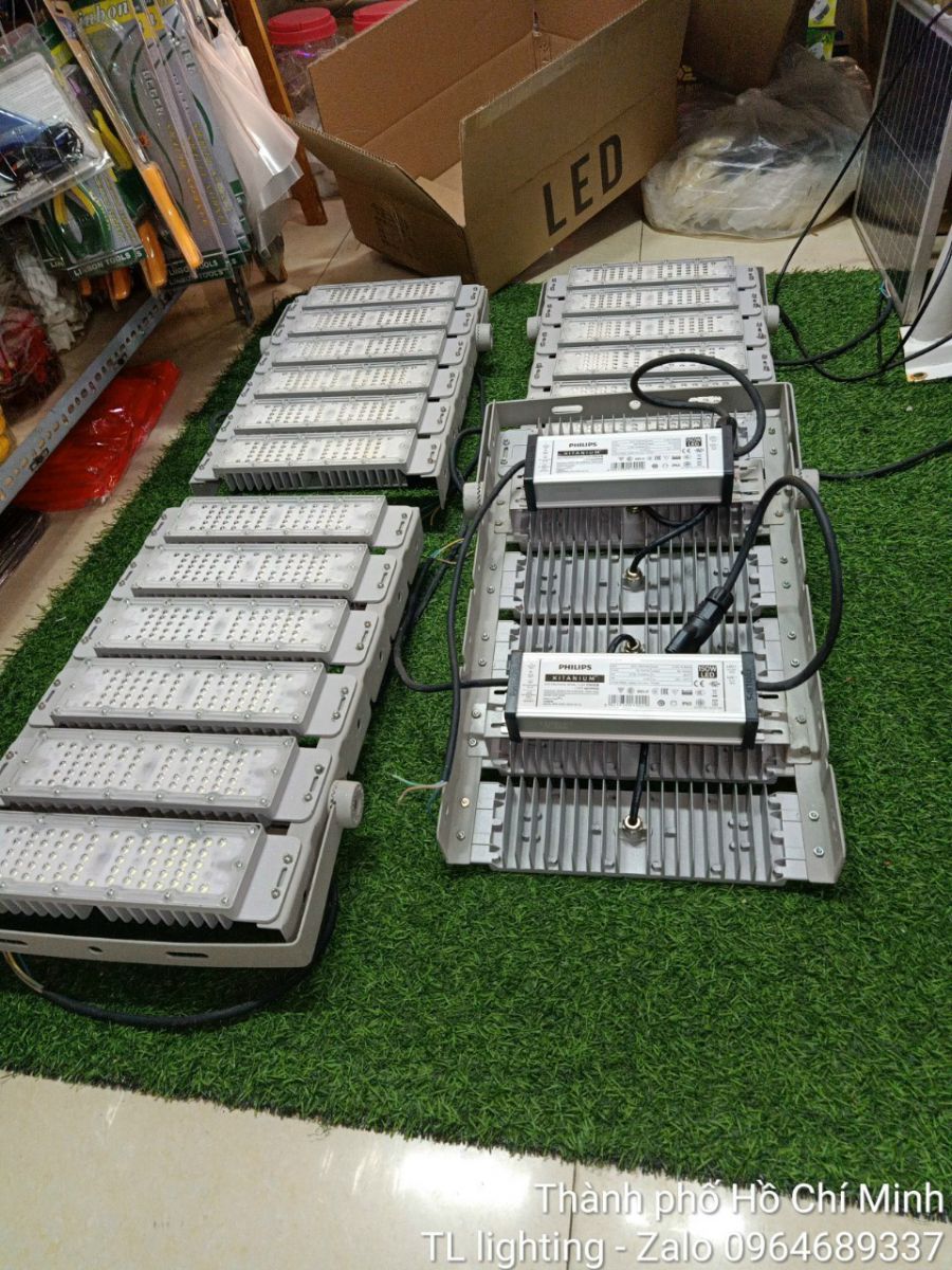 Đèn pha led 300W Philips 1