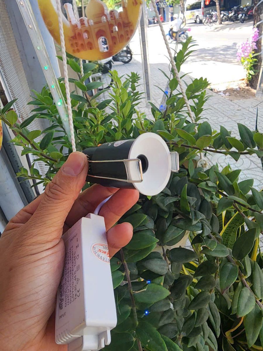 Đèn chiếu điểm mini