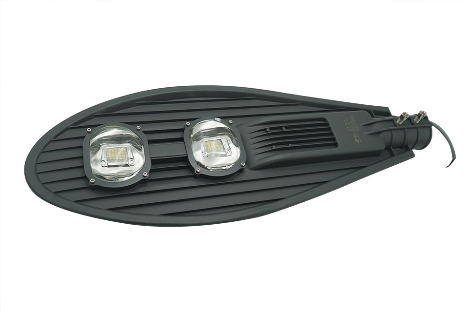 đèn pha led 100w kiểu chiếc lá