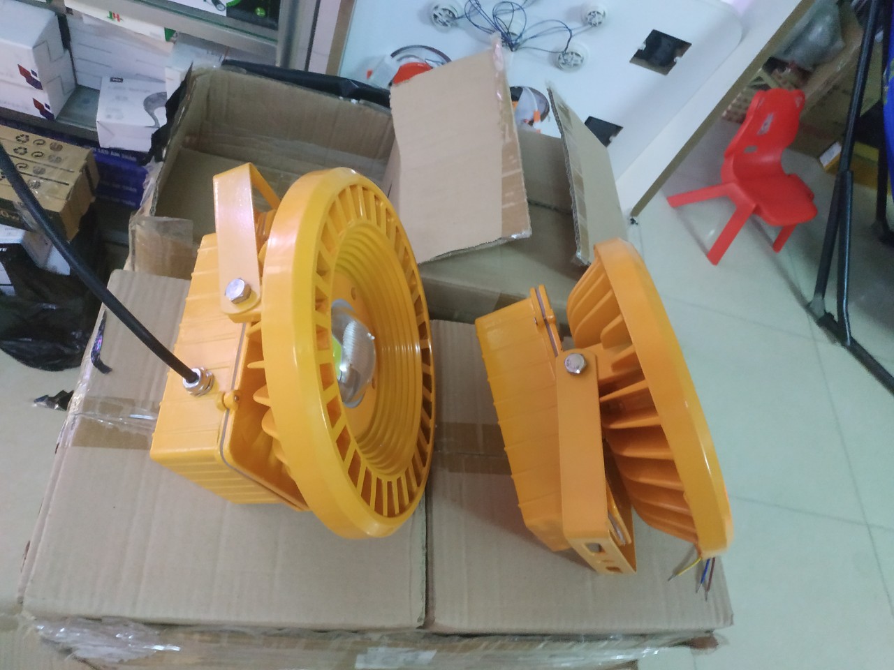 đèn pha led 100w chống cháy nổ
