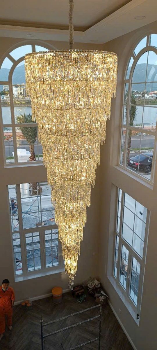 Đèn thông tầng pha lê cao cấp